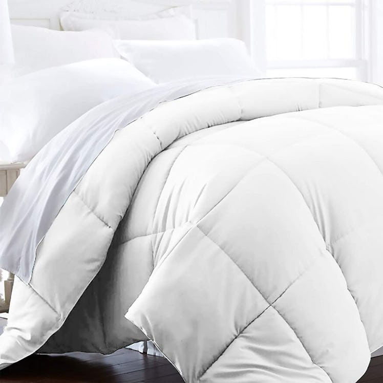 Beckham Hotel Collection Down-Alternative Comforter