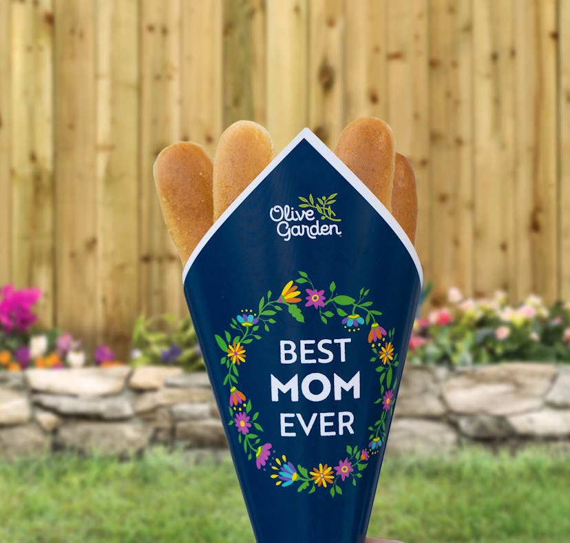 A daughter celebrates Mother's Day with her mom and needs bouquets for 2022 that aren't flowers.