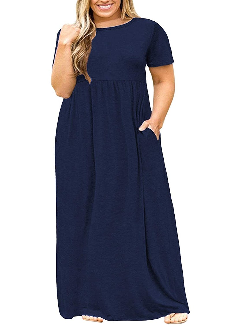 A short-sleeve maxi dress with pockets makes an ideal "go anywhere" outfit.