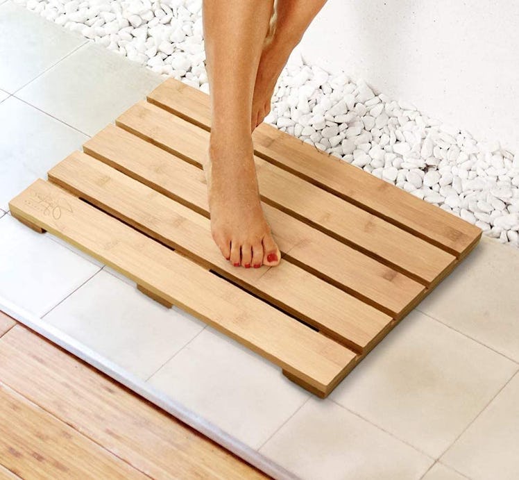 Signature Living Bamboo Bath Mat