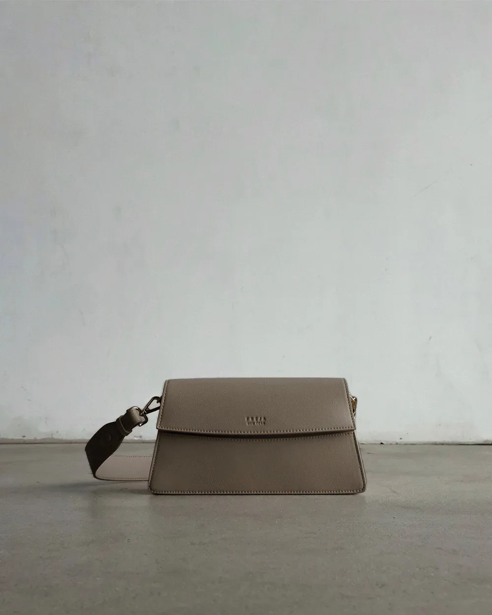 Bookmark These Minimalist Bag Brands STAT