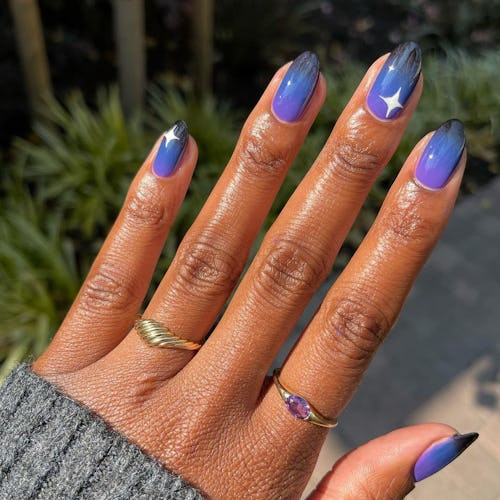 Black ombre nail ideas for glamorous goth vibes.