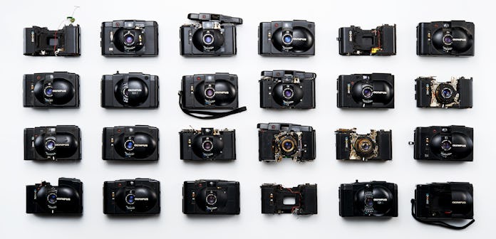 https://en.wikipedia.org/wiki/Olympus_XA#/media/File:Olympus_XA_Cameras_Austin_Calhoon_Photograph.jp...