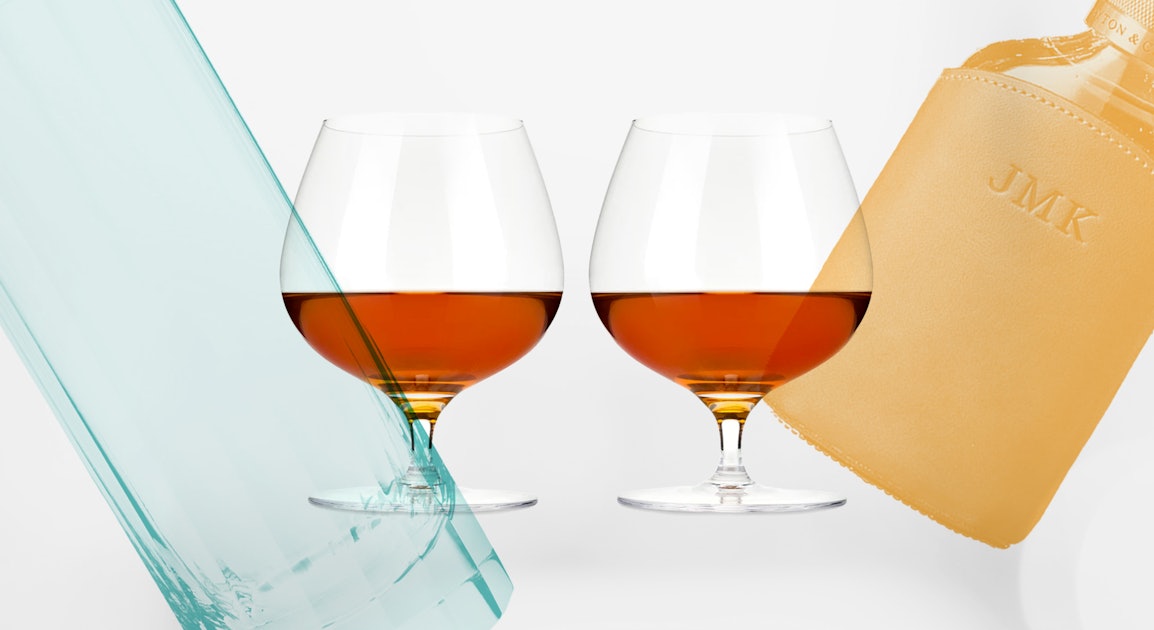 10 Must-Have Glasses For Your Home Bar 
