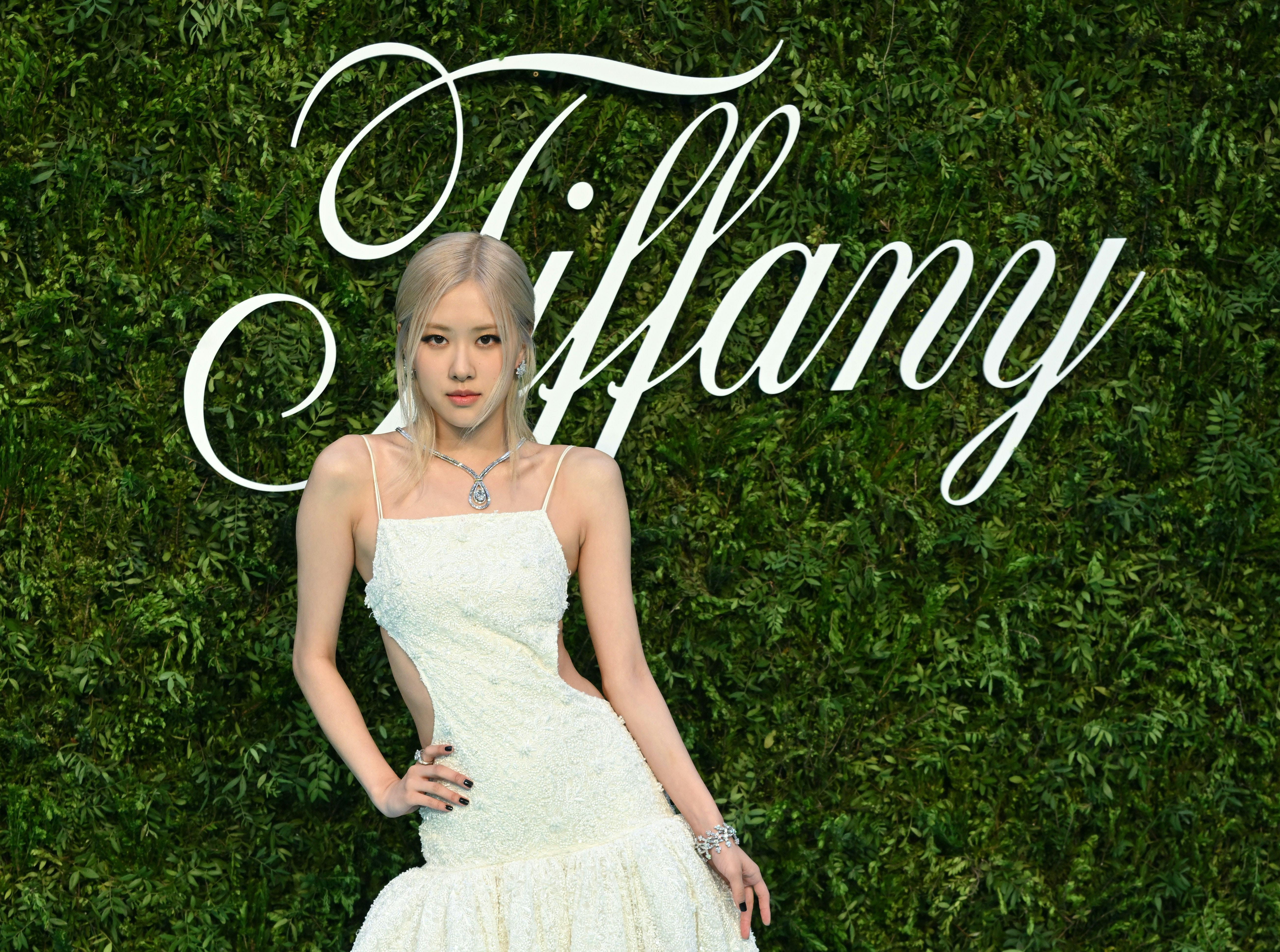 Blackpink’s Rosé Goes Bridal In White For Tiffany & Co. Event