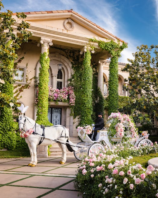 A horse-drawn carriage at Britney Spears and Sam Asghari's wedding