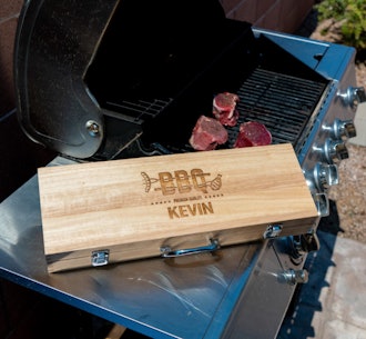 Wooden personalized grill tool case
