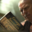Rogan in Spiderhead reads a George Saunders book.