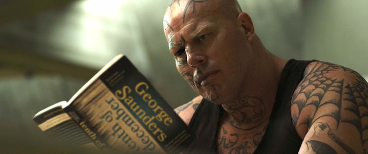 Rogan in Spiderhead reads a George Saunders book.