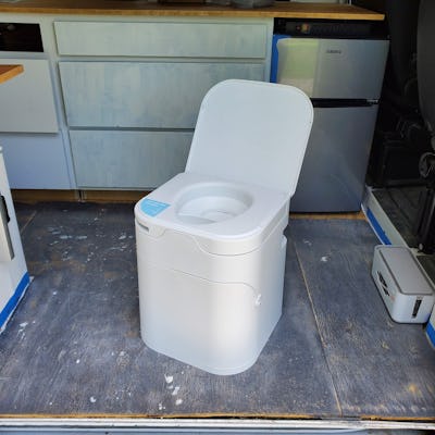 OGO Composting Toilet review: The best composting toilet for vanlife