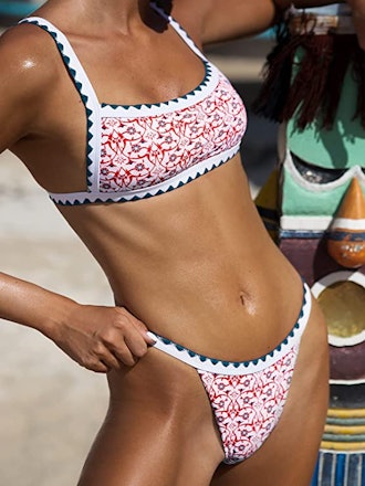 Emily Ratajkowski rings in the new year in bold thong bikini