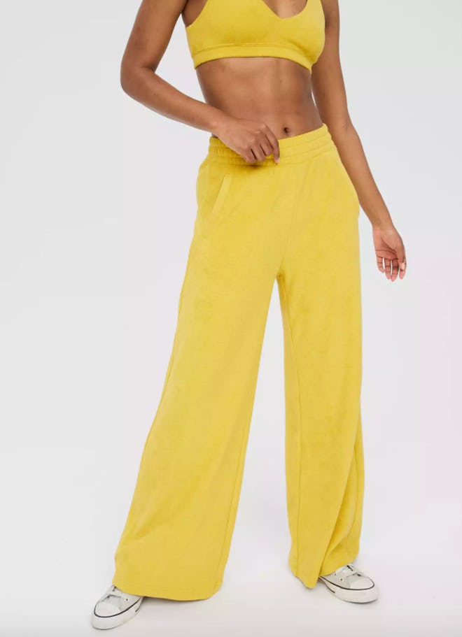 aerie wide leg pant, a brand for midsize fashion