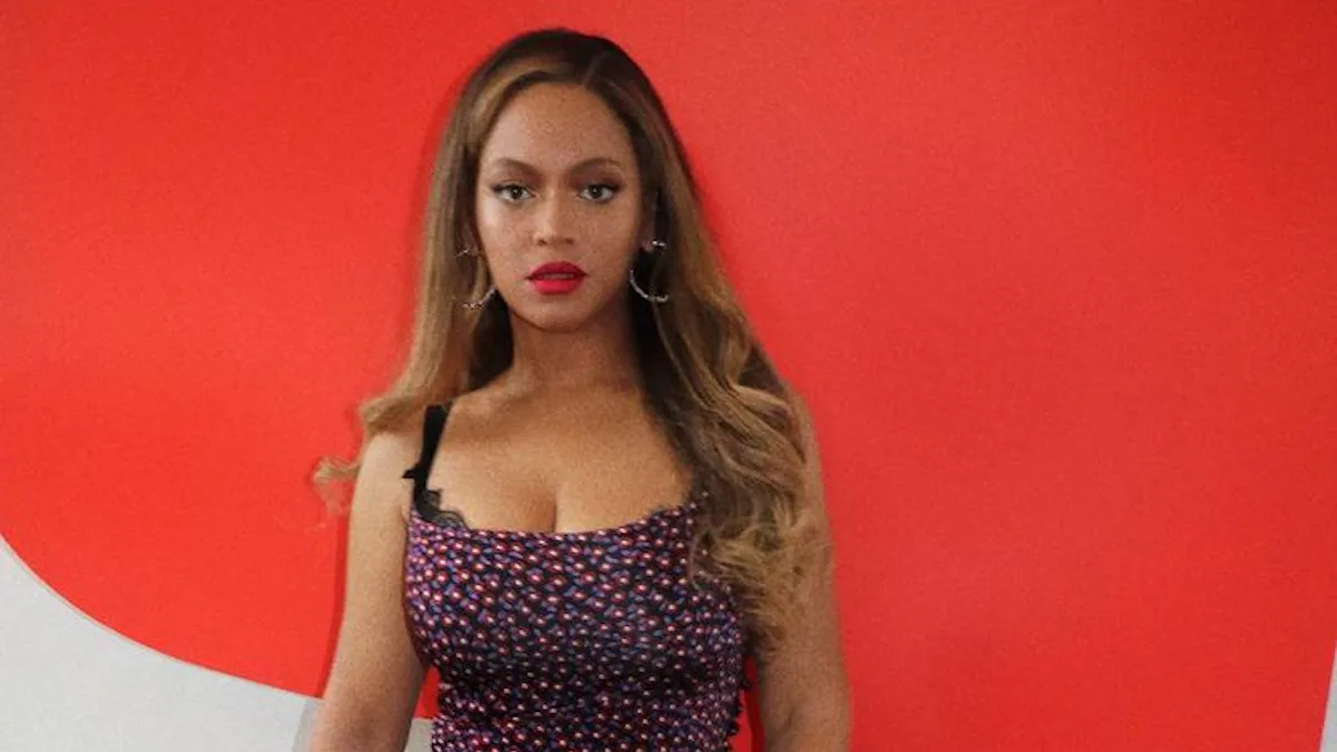 beyonce red dress vogue Beyonce Knowles For Vogue US March 2013
