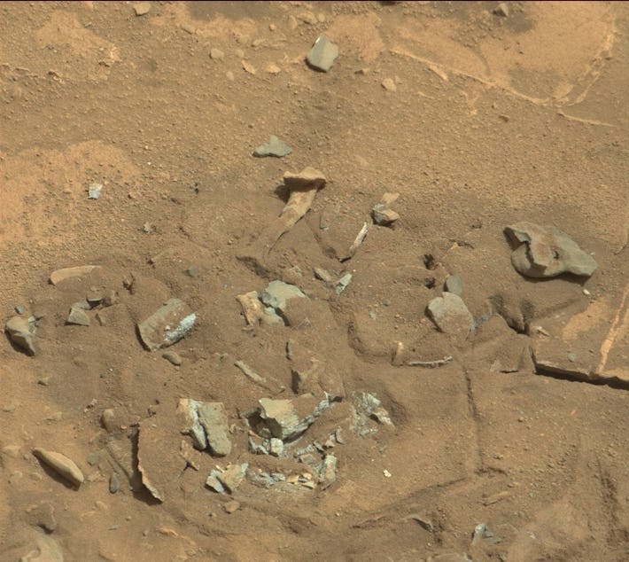 “Door” on Mars? A scientist explains what you really see