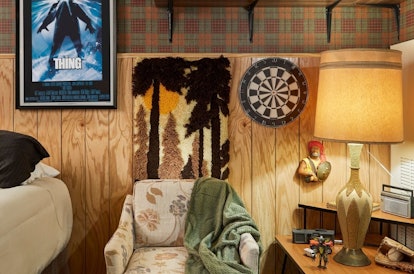 This 'Stranger Things' suite in Indiana looks just like the Netflix show. 