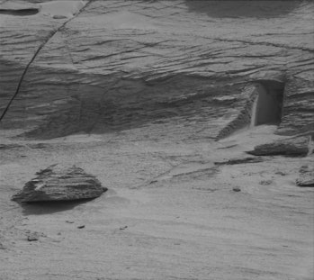 Raw Curiosity camera image centered on 