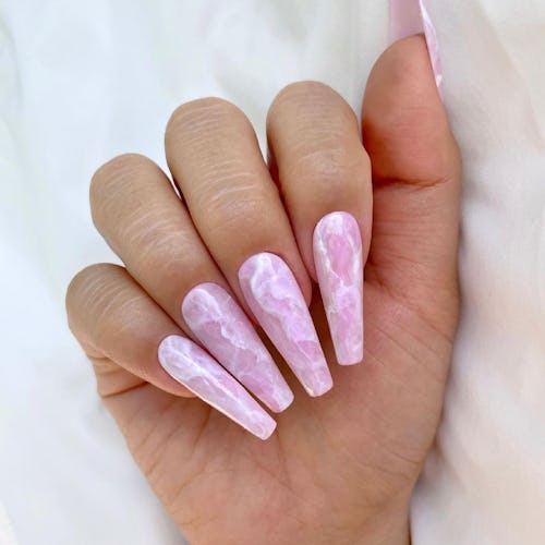 A roundup of totally chic summer coffin nail designs.