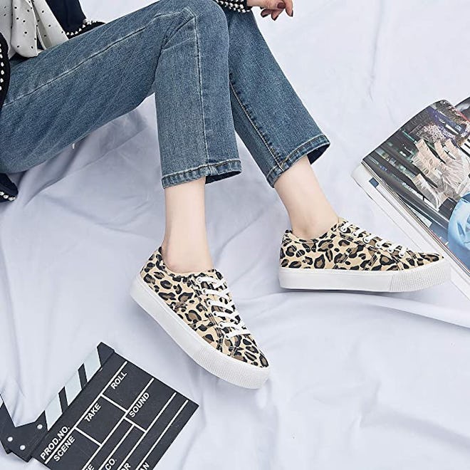 Adokoo Canvas Platform Sneakers