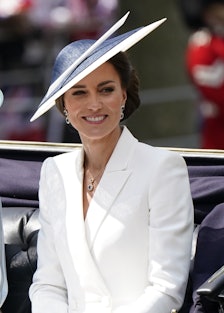 Kate Middleton wearing Princess Diana's 1996 Met Gala earrings