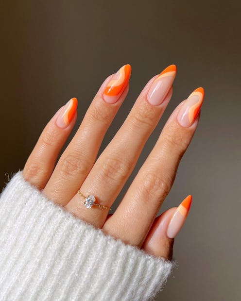 peach manicure