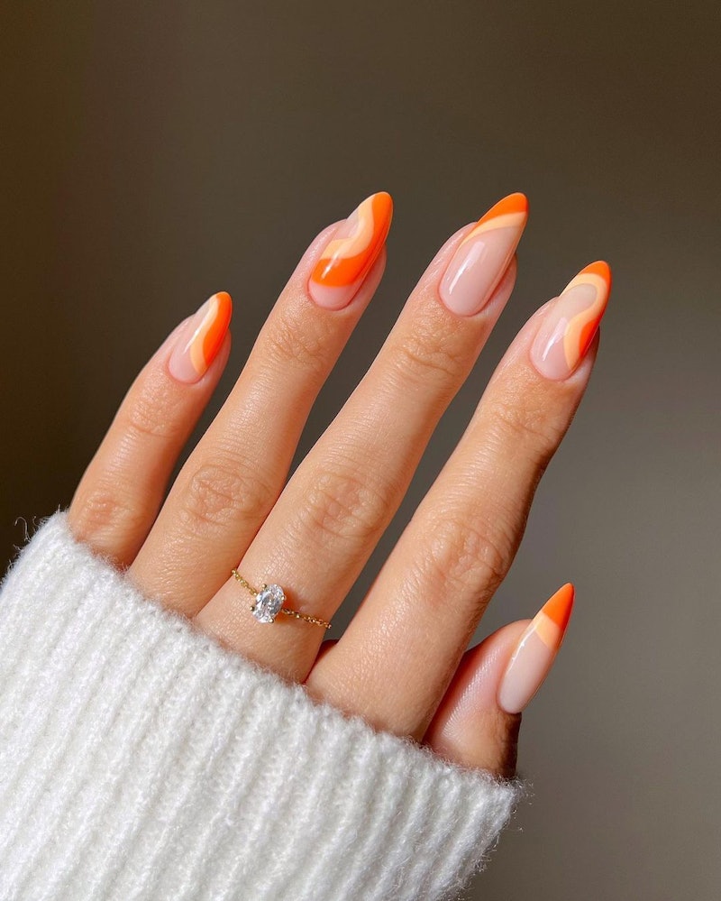 peach manicure