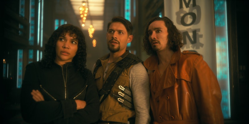 The Umbrella Academy siblings team up to take on Hotel Oblivion in 'Umbrella Academy' Season 3. 