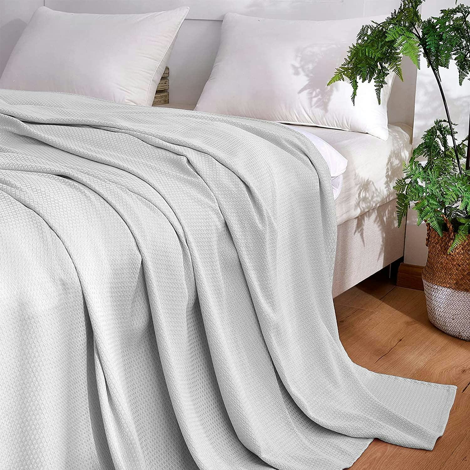 DANGTOP Bamboo Cooling Blanket