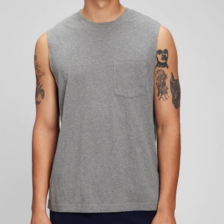 Gap 100% Organic Cotton Muscle Sleeveless Pocket T-Shirt