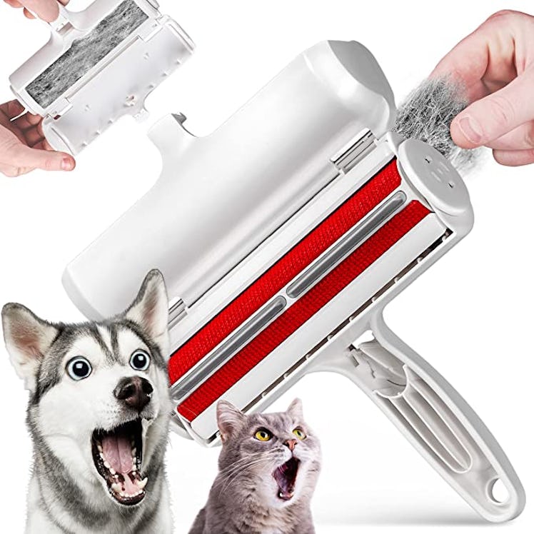 chomchom roller in silver and red with dog and cat in front