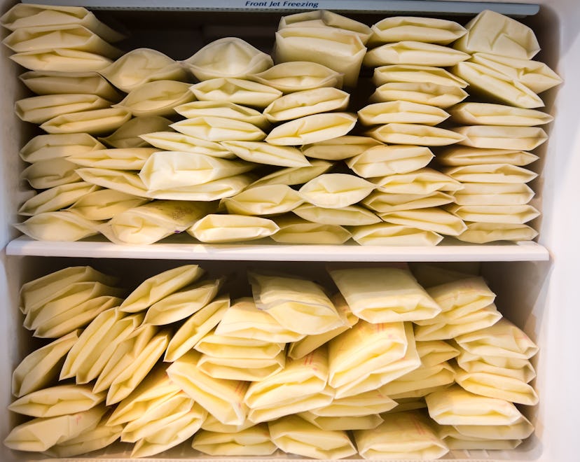 laying frozen milk flat is an efficient breast milk storage idea to save space