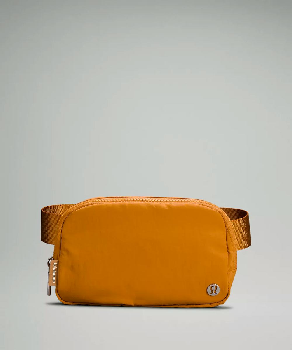 How to Wear a Fanny Pack in 2022, According to Style Experts