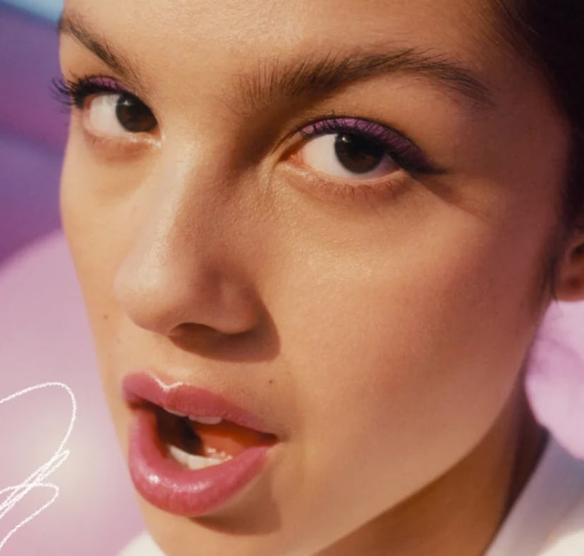 Olivia Rodrigo wearing Glossier's new No. 1 Pencil eyeliner.