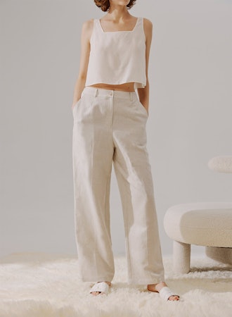 model wearing nap loungewear linen pants