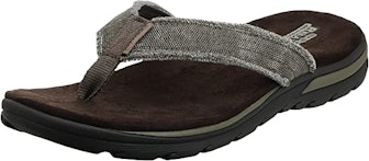 The Skechers Supreme Bosnia sandals have fabric footbeds that prevent sweaty feet from slipping. 