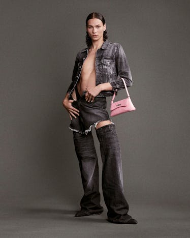 The Best Fall 2022 Fashion Campaigns 6 94388d19 77be 4a02 b303 2165c23cc678 balenciaga fall 22 campaign no logo 12