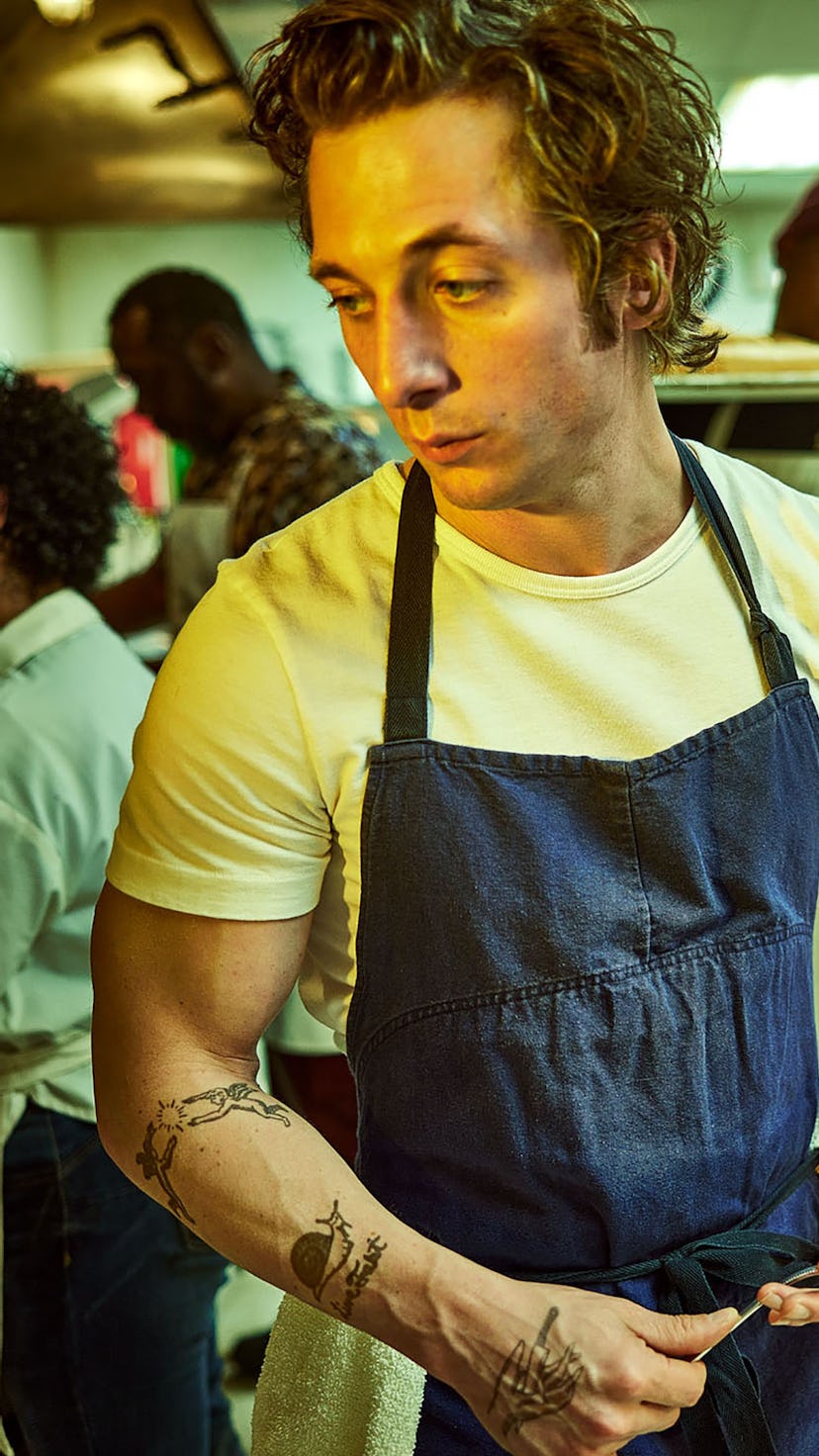 20 Photos Of "Beefy" Jeremy Allen White To Tempt You To Watch 'The Bear' On FX & Hulu