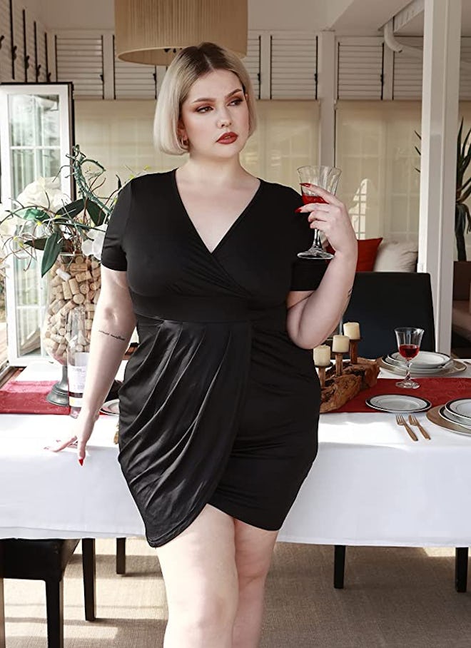 POSESHE Plus Size Short Sleeve Bodycon Wrap Dress