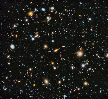 an image with hundreds of galaxies in a narrowly constrained space