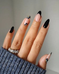 Black French Tip Nails Are Summer 2022'S Most Dramatic Manicure