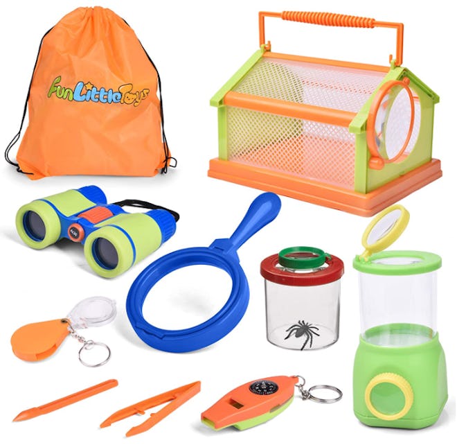 This FUN LITTLE TOYS Outdoor Explorer Kit will turn your backyard into an oasis for kids.