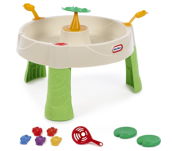 Turn your backyard into an oasis for kids with the Little Tikes Frog Pond Water Table.