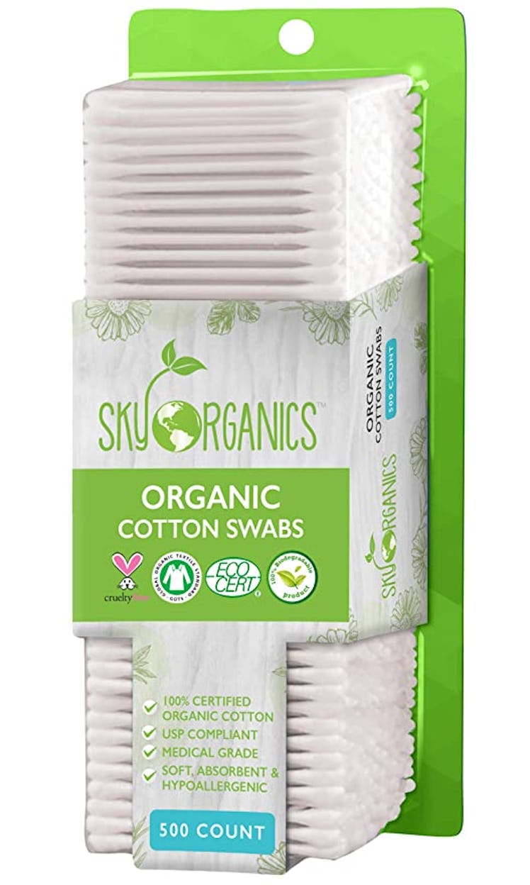 Use Sky Organics Organic Cotton Swabs as a hack to make your makeup routine so much easier