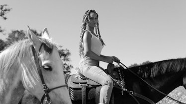 Beyonce on another Horse. 