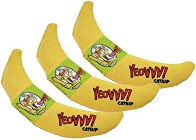 WWVVPET Organic Catnip Banana Toys (3-pack)
