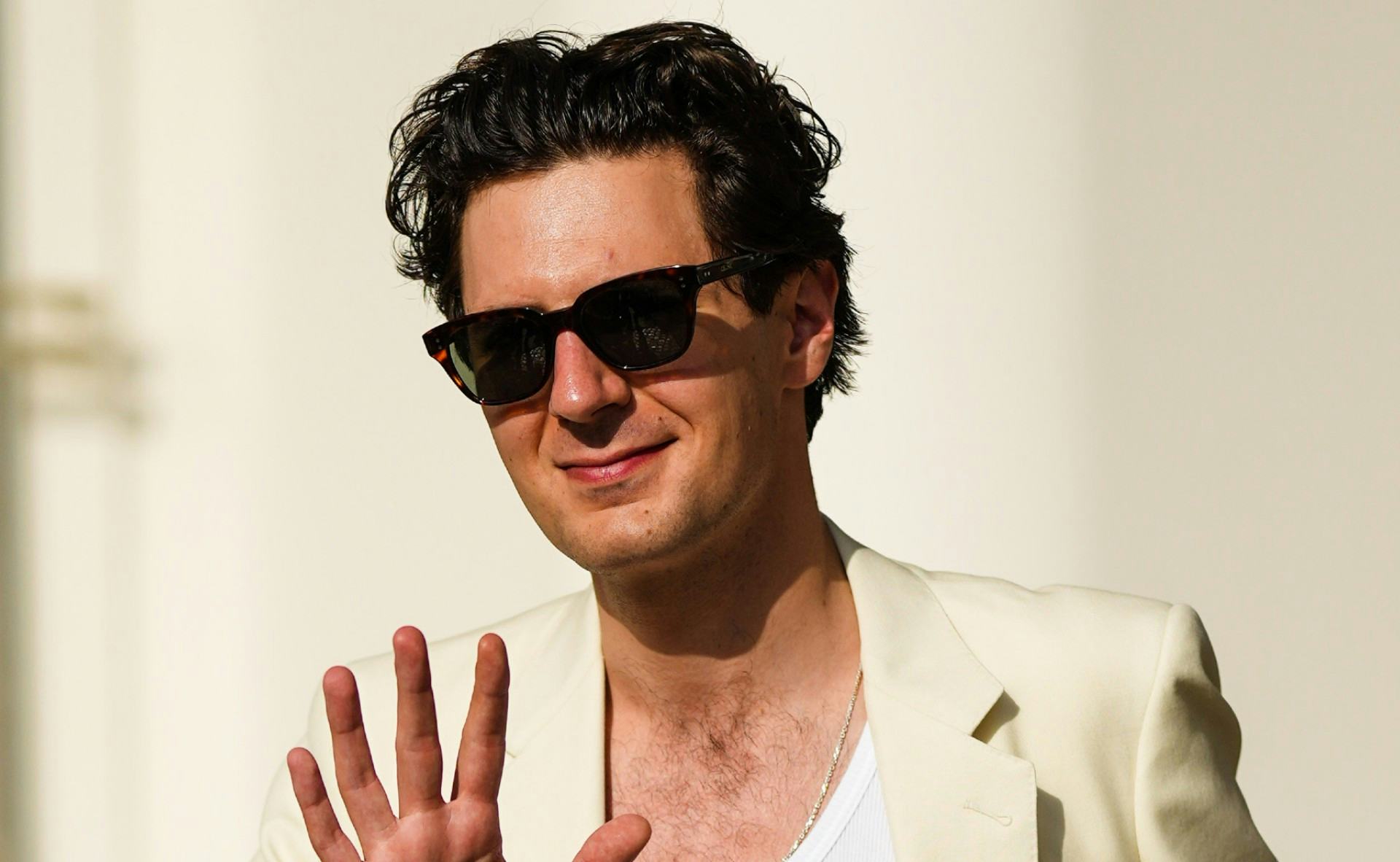 Men In Shades A Guide to Summer Specks