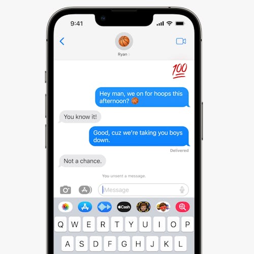 A screenshot of how to unsend a message in iOS 16