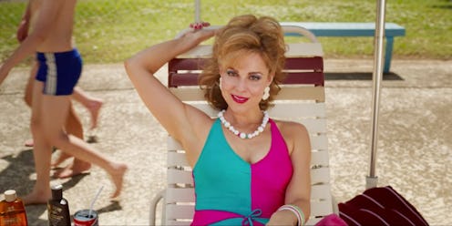 Karen Wheeler in Season 3 of 'Stranger Things' wearing a vagina necklace.