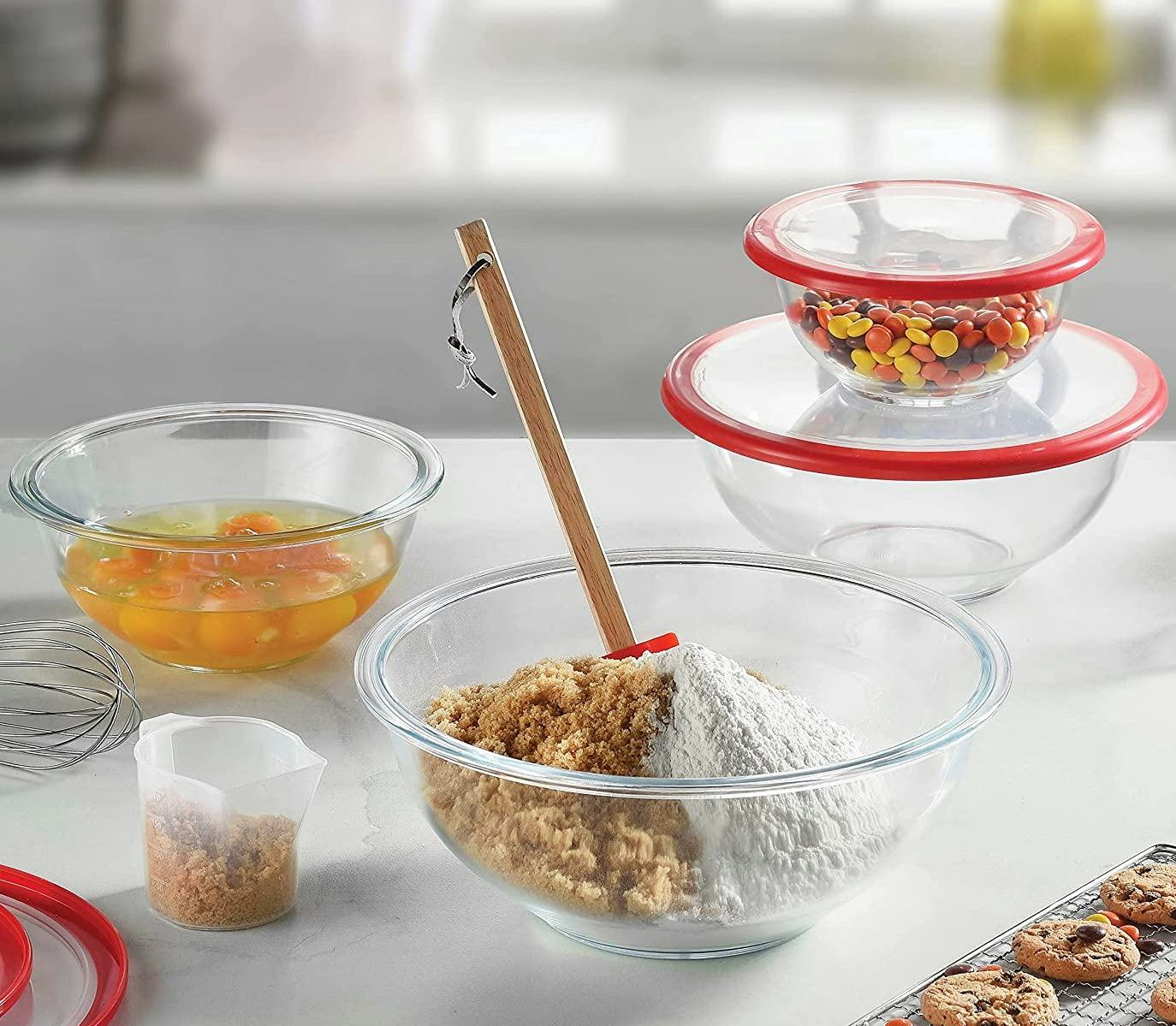 FineDine Glass Mixing Bowls with Lids (Set of 4)