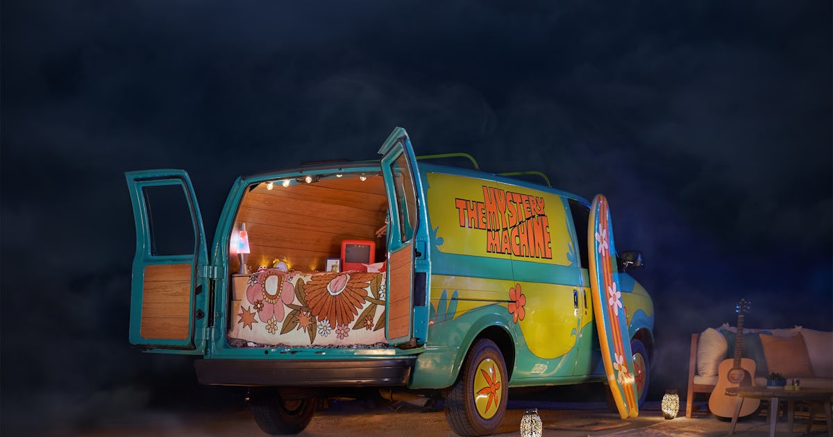 'ScoobyDoo’s Mystery Machine Van On Airbnb Is A 20 Nostalgic Stay