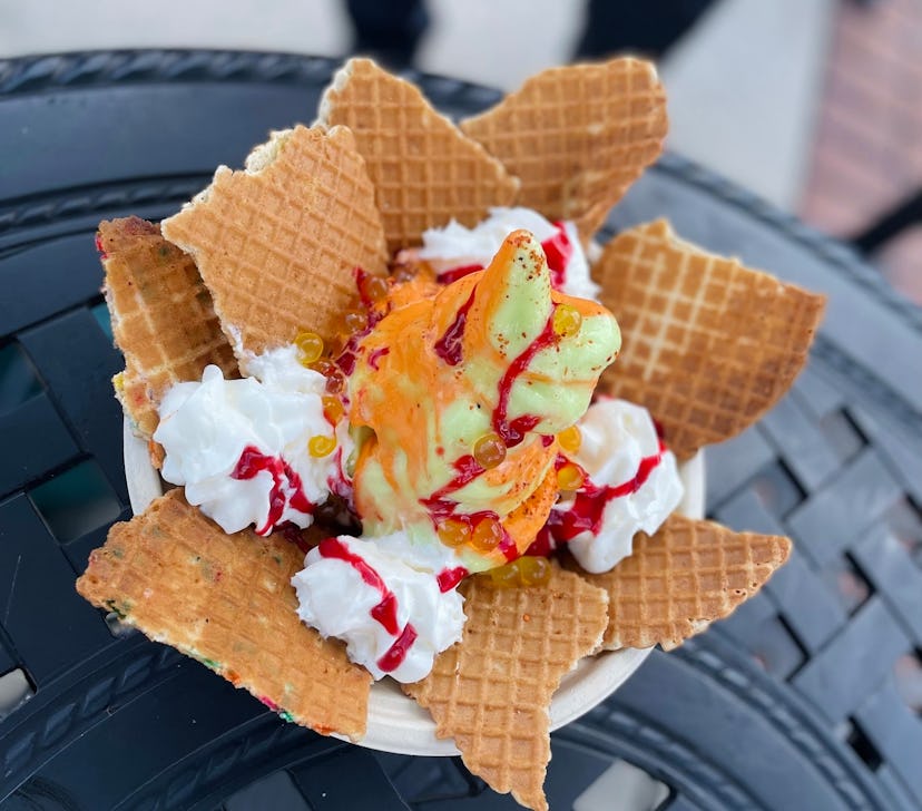 The Dole Whip nachos go at the top of the ranking of the Dole Whip treats at Disney.